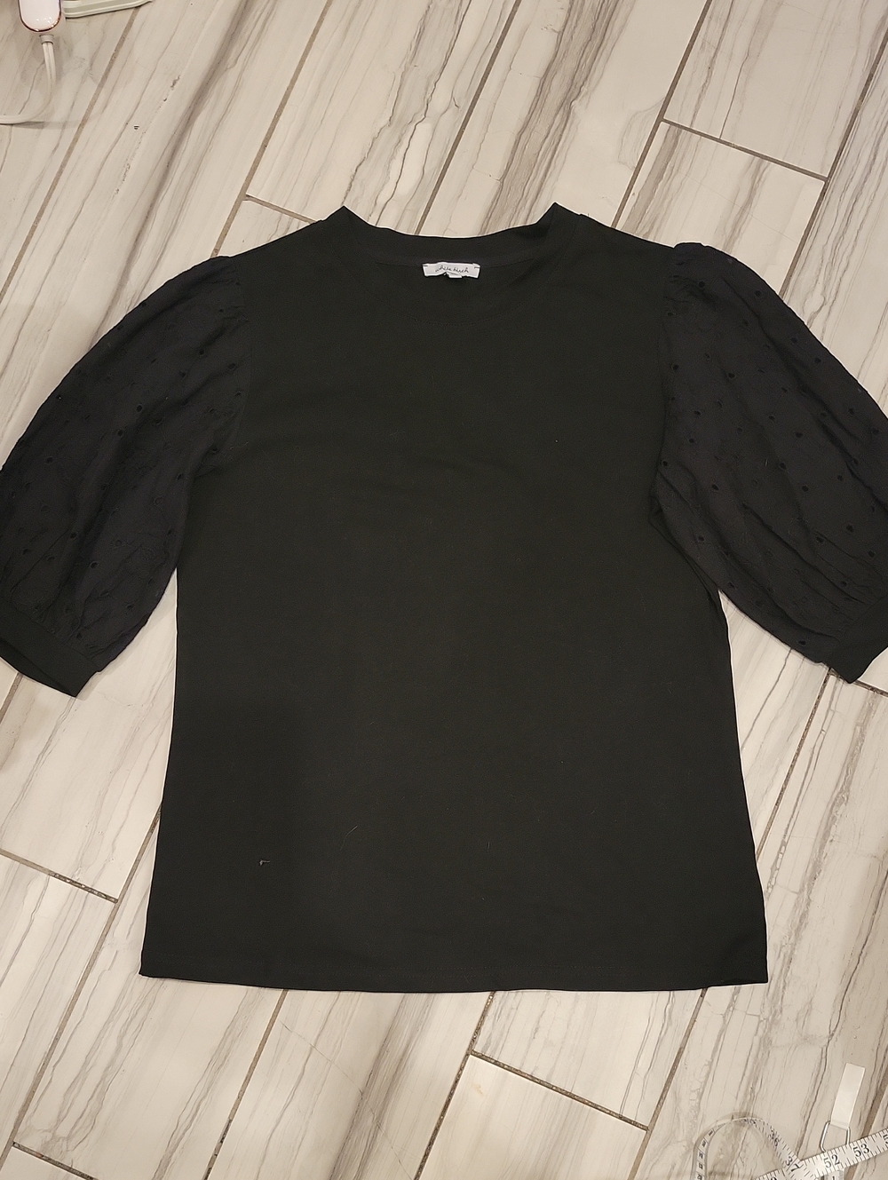 white birch Black Eyelet-Sleeve Short-Sleeve Top Oversized